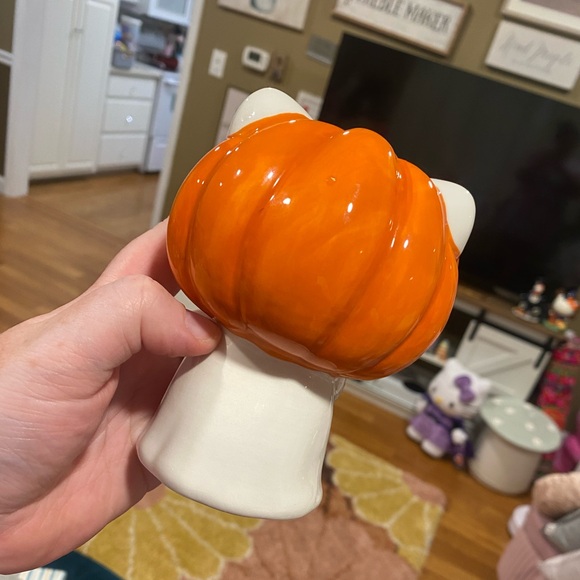 FIRST OFFER GETS IT Hello Kitty Halloween Blue Sky Collectable - Picture 2 of 3